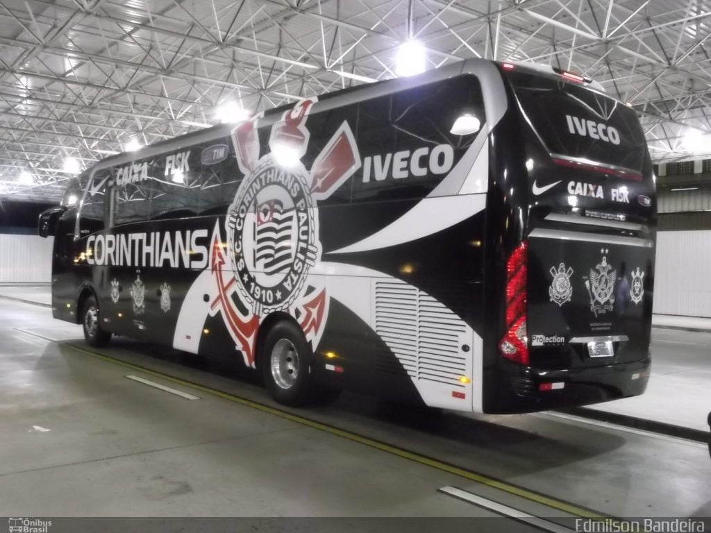 SP: Corinthians rompe contrato com Iveco e está sem ônibus próprio desde o Paulistão 2 Corinthians OB