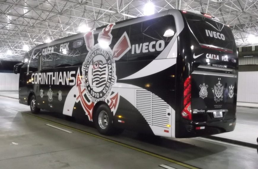 SP: Corinthians rompe contrato com Iveco e está sem ônibus próprio desde o Paulistão