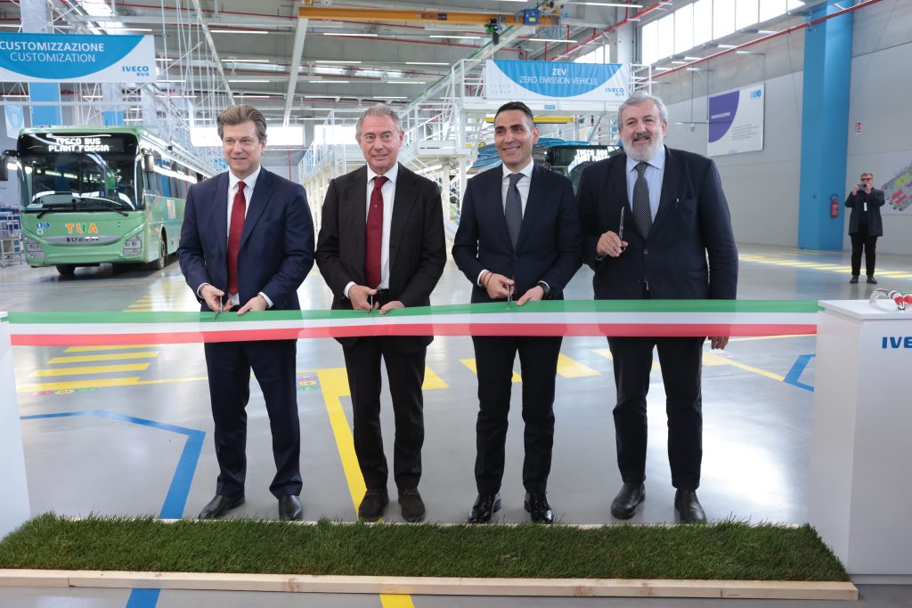 Internacional: Iveco Group inaugura nova fábrica em Foggia e volta a produzir ônibus na Itália 10 Divulgacao Iveco