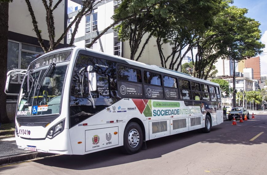 PR: Ônibus movido a gás natural começa a ser testado em Curitiba