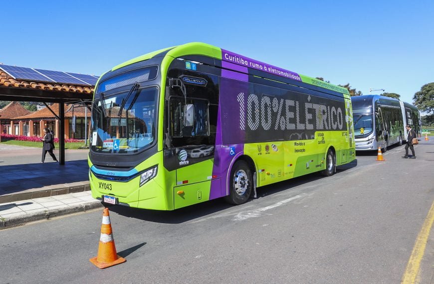 PR: Prefeito de Curitiba anuncia investimento de R$ 200 milhões para compra de 70 ônibus elétricos