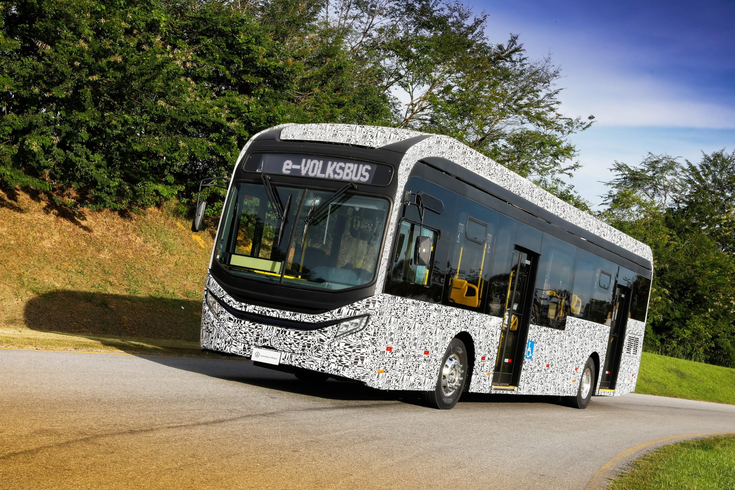 Custo de ônibus elétrico faz Volkswagen ter cautela em investir no segmento