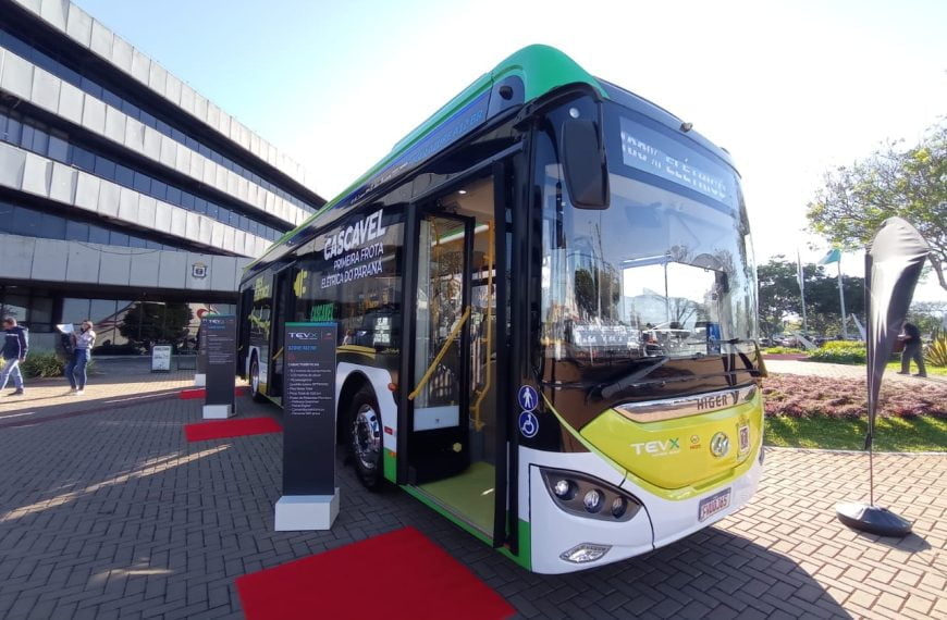 PR: Ordem de compra para os primeiros 15 ônibus elétricos de Cascavel é assinada