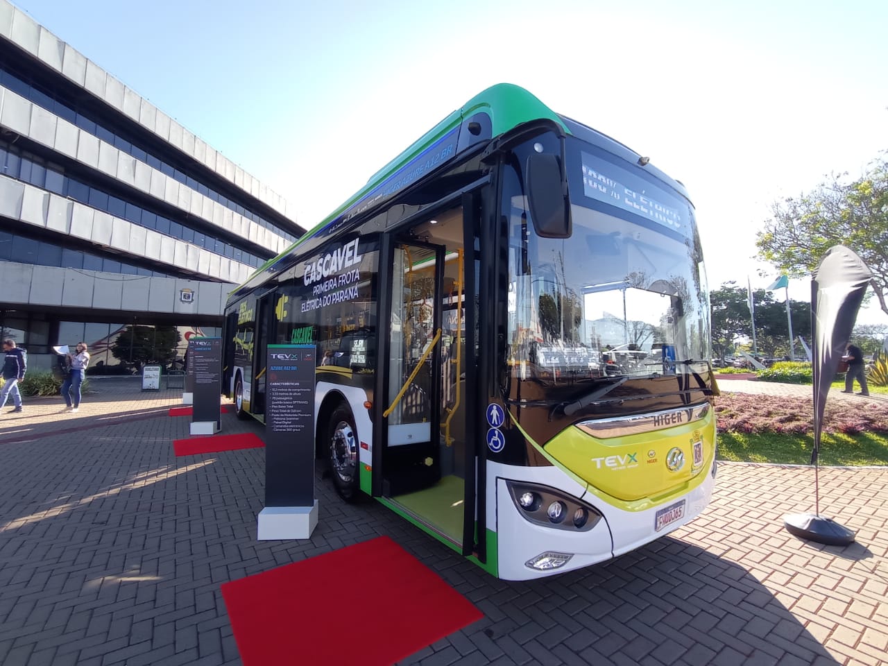 PR: Ordem de compra para os primeiros 15 ônibus elétricos de Cascavel é assinada
