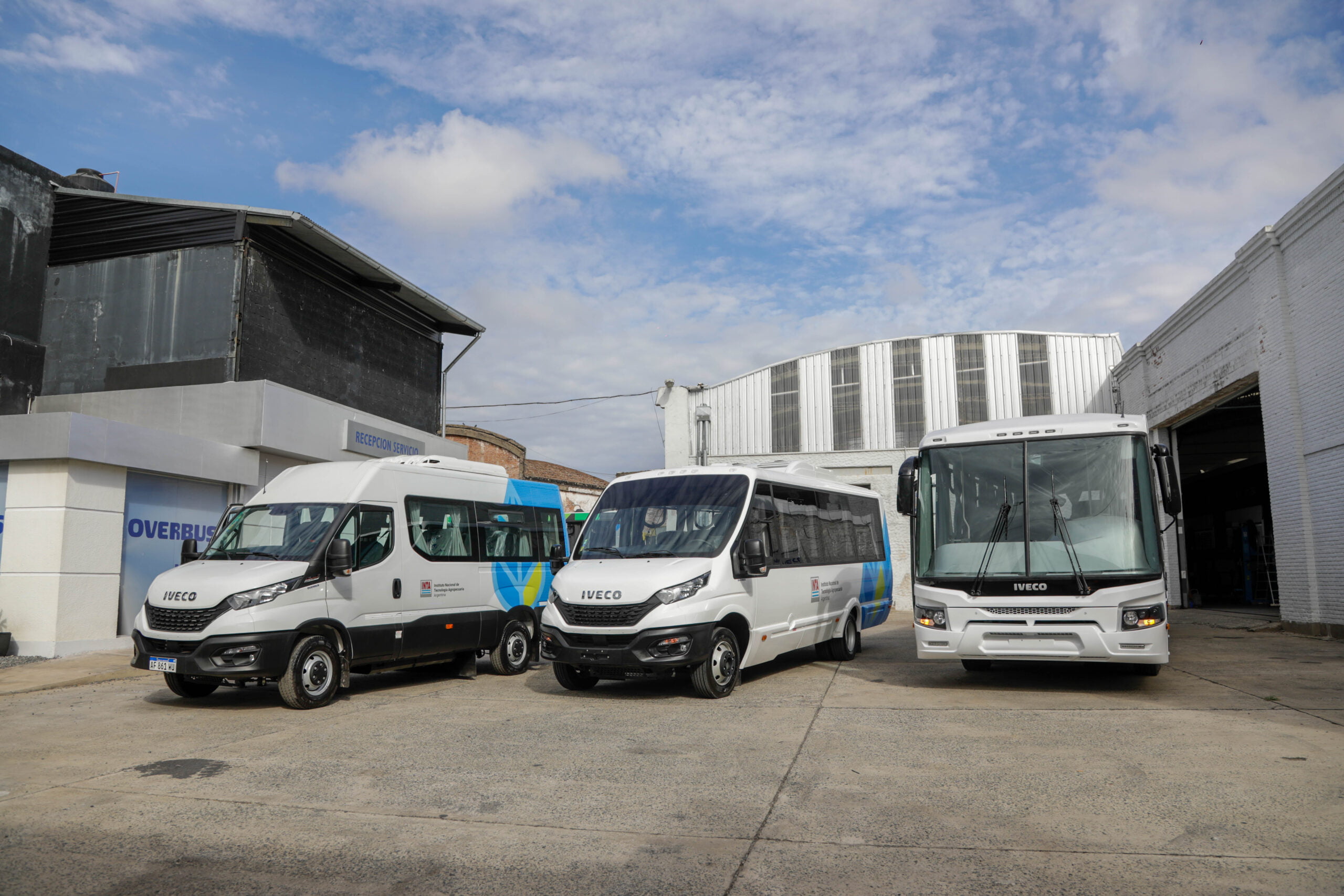 Internacional: Iveco entrega 16 ônibus ao Instituto Nacional de Tecnologia Agropecuária da Argentina