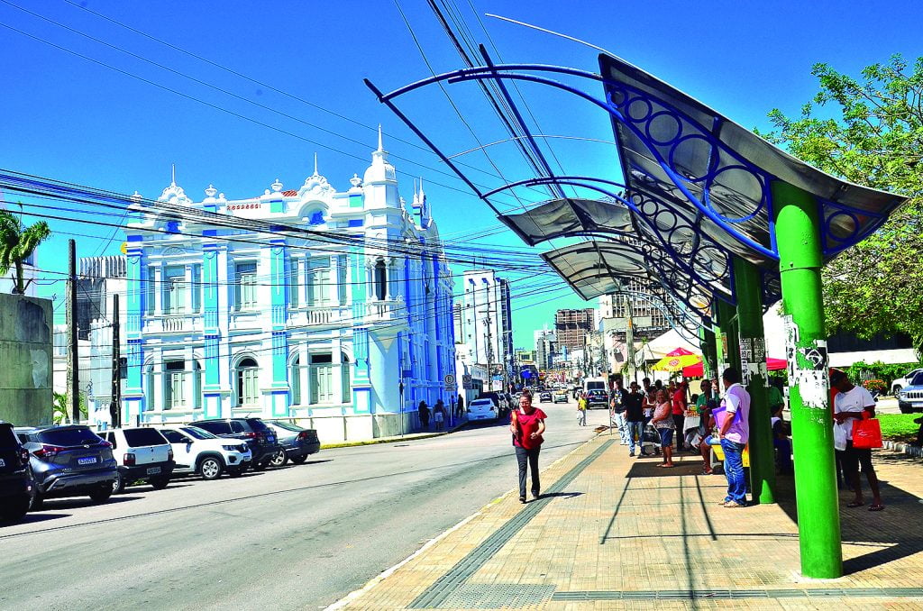 Usuários de transporte público sofrem com abrigos destruídos em Natal 4 Jose Aldenir Agora RN