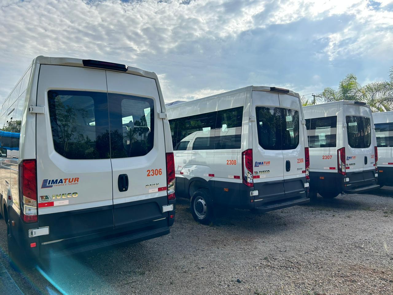 SP: Iveco vende 12 veículos zero quilômetro para a LimaTur