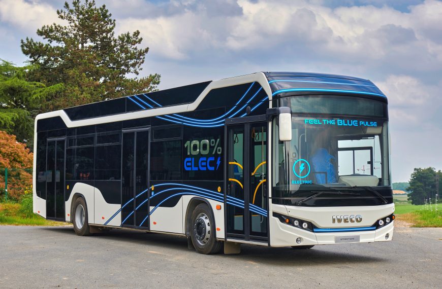 Internacional: Iveco lança nova versão do ônibus elétrico Streetway
