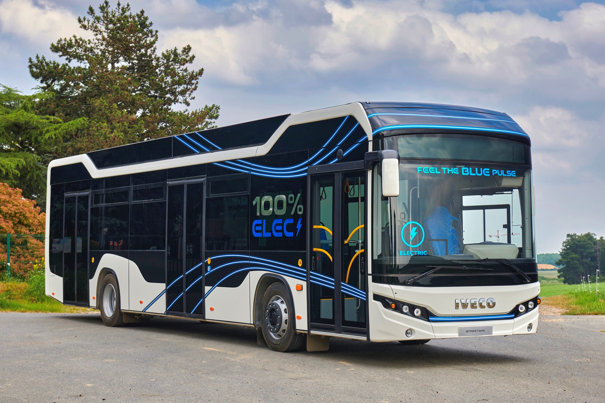 Internacional: Iveco lança nova versão do ônibus elétrico Streetway
