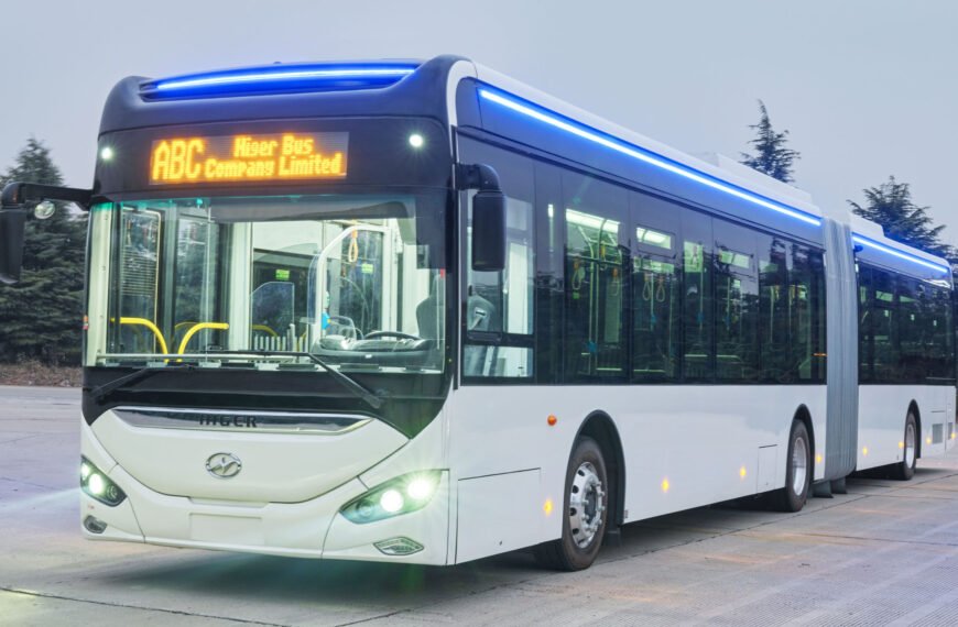 TEVX Higer apresenta no mercado brasileiro o ônibus AzureA18BR, articulado de 18 metros