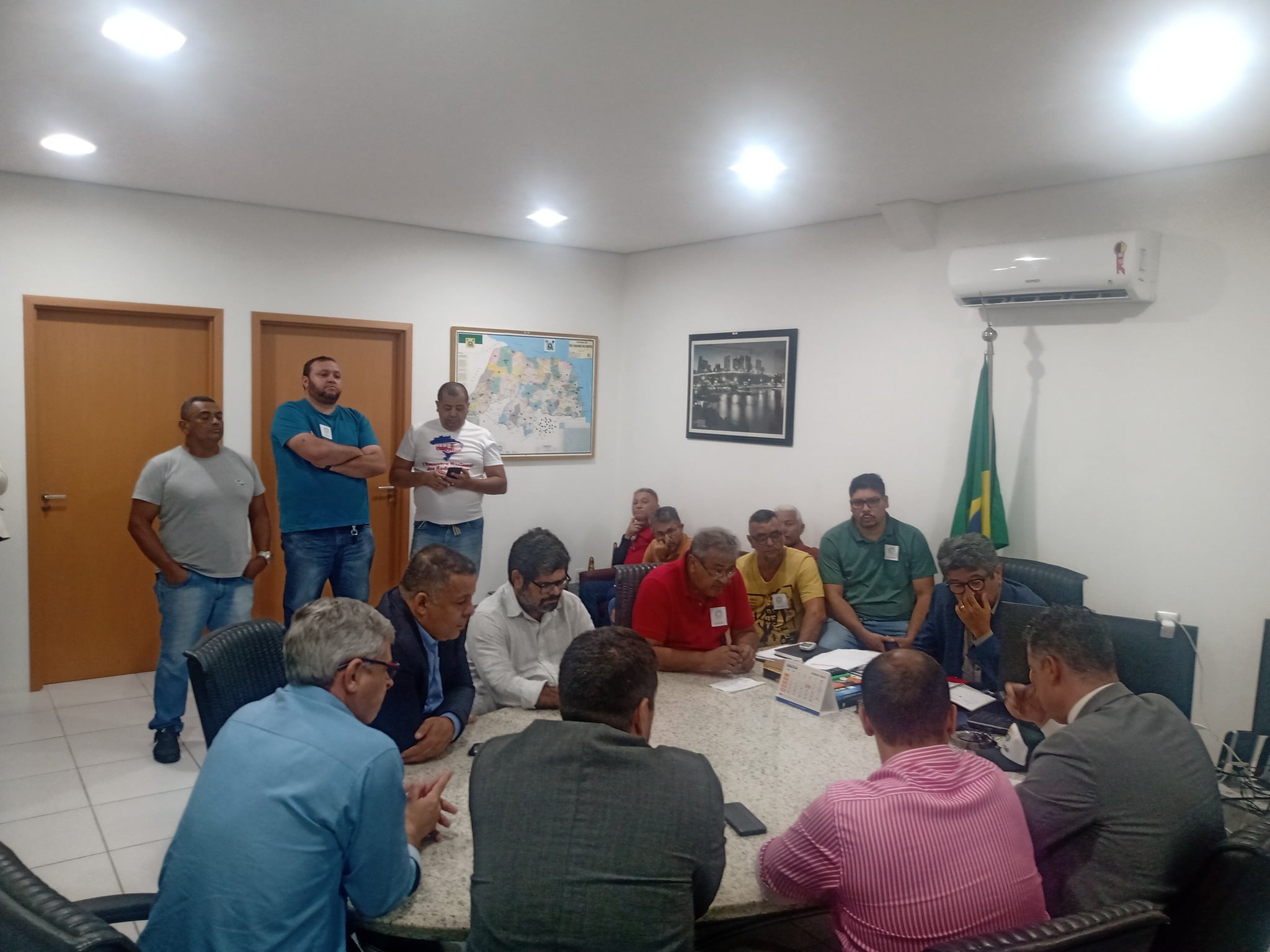 Greve de motoristas em Natal é suspensa após reunião entre empresas e trabalhadores