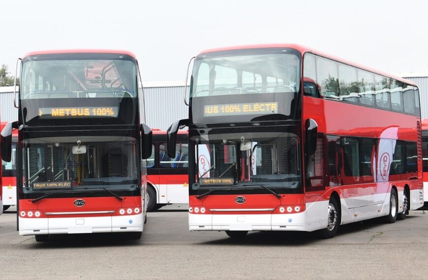 Internacional: Primeiros ônibus elétricos de dois andares da BYD chegam ao Chile, os únicos no continente