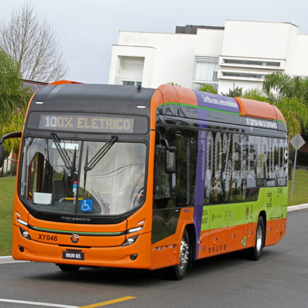 Curitiba manterá tarifa de ônibus congelada em R$ 6 durante 2026