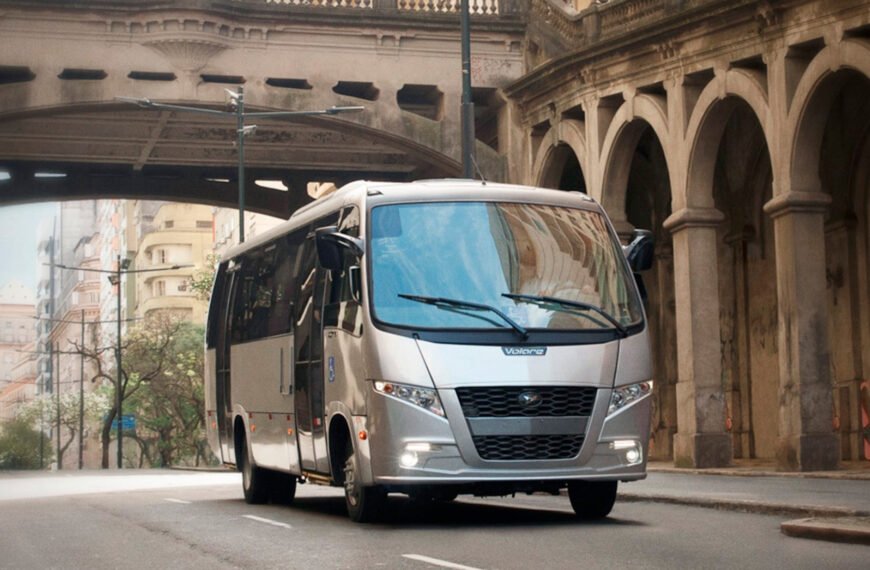 RJ: Volare expõe modelo Fly 10 na Fenatral 2023, no Rio de Janeiro