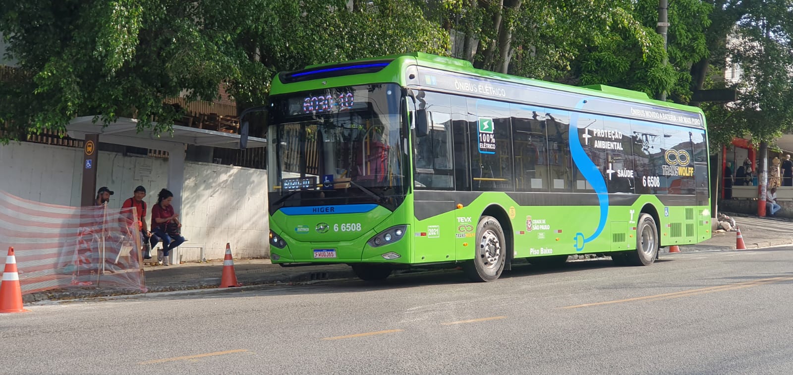 Motoristas de Cascavel (PR) recebem treinamento para operação de ônibus da Higer Bus