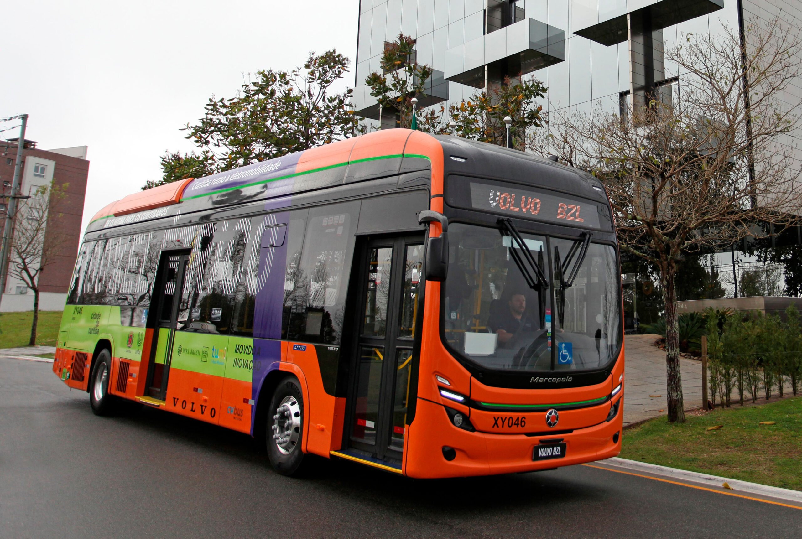 Marcopolo desenvolve carroceria para ônibus elétrico BZL da Volvo