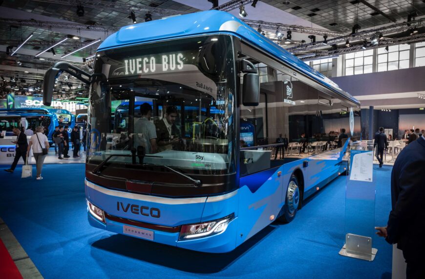 CROSSWAY LE ELEC, da Iveco, vence o prêmio de sustentabilidade ‘Bus of the Year 2024’