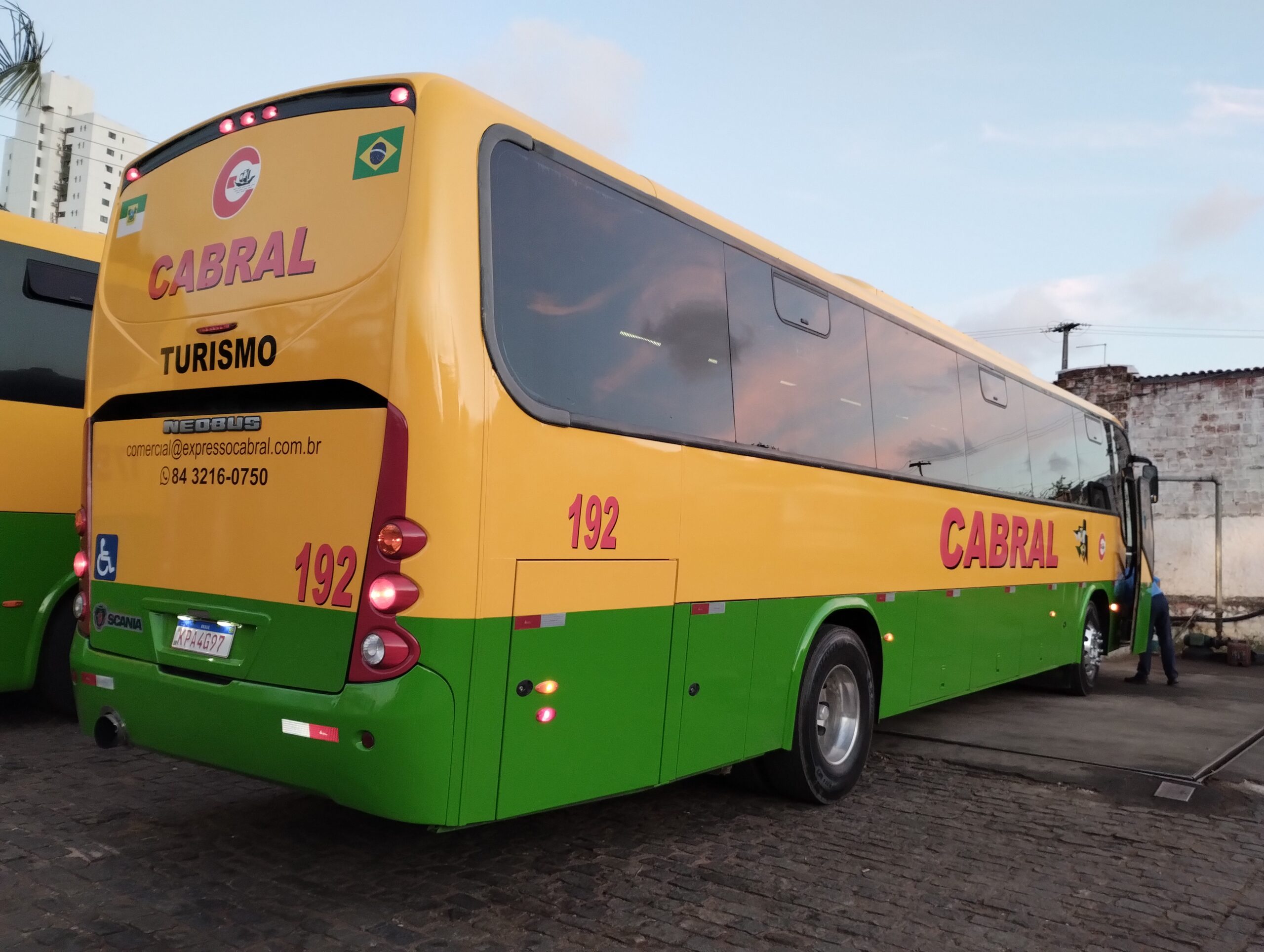 Expresso Cabral renova frota com ônibus Neobus