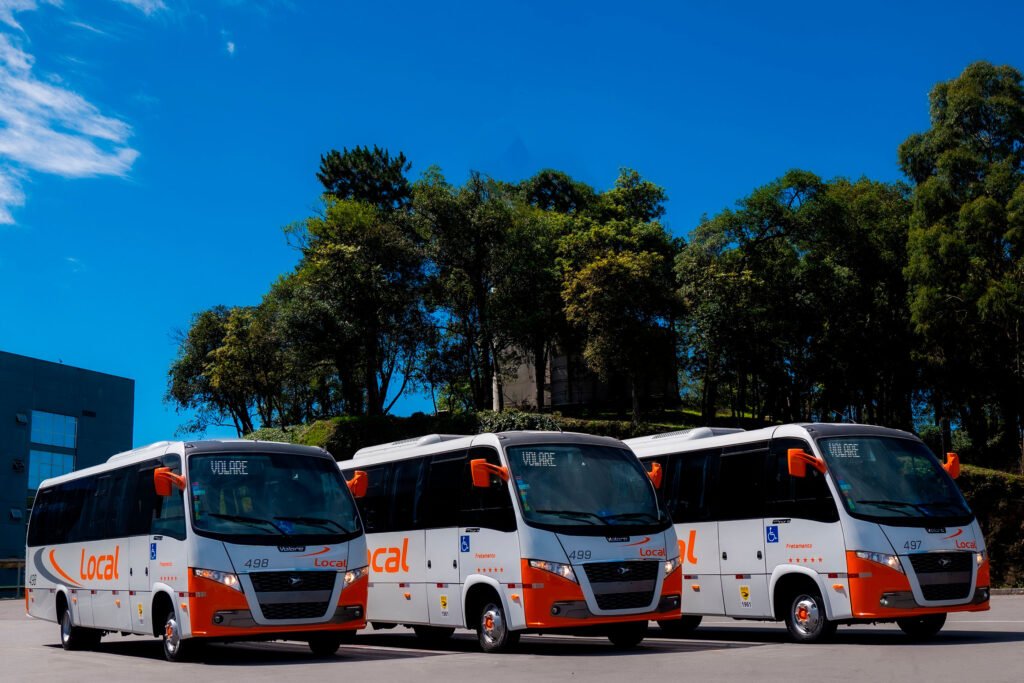 RS: Local Ônibus adquire três micros Fly 9 Executivo Volare 4 21122023 Volare amplia Fretamento no RS 2 Secco