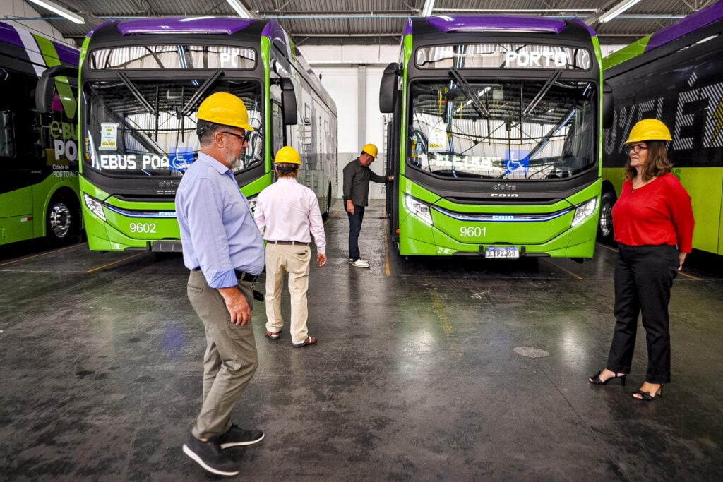 Ônibus elétricos iniciarão operações em Porto Alegre até junho
