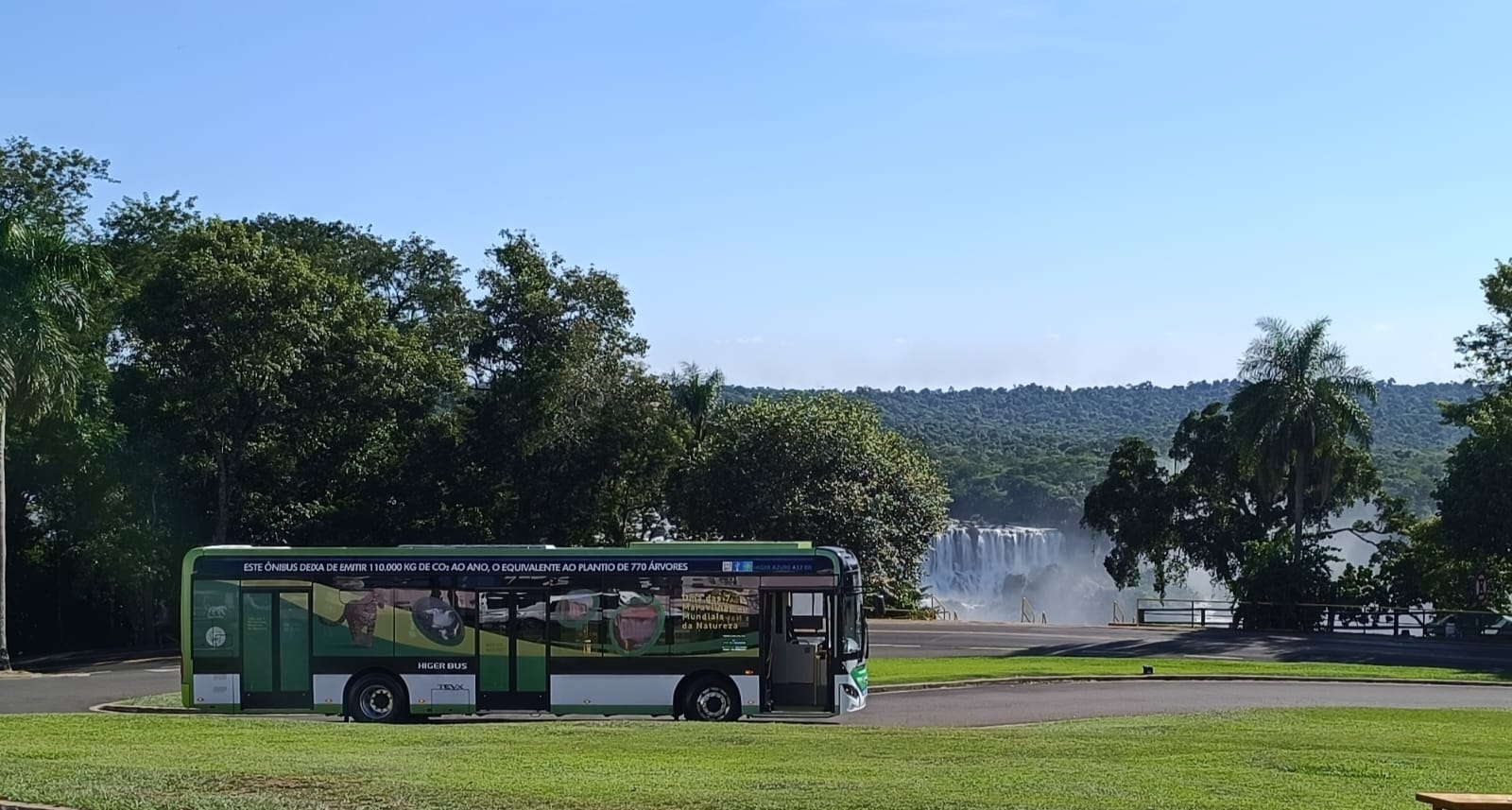 Ônibus elétrico AzureA12 da TEVX Higer realiza testes no Parque Nacional do Iguaçu
