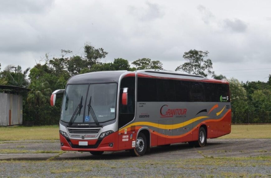 Grantour Turismo adquire novo ônibus Busscar para sua frota