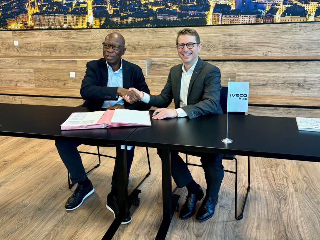 Iveco firma acordo para fornecer 410 veículos para empresa da Costa do Marfim