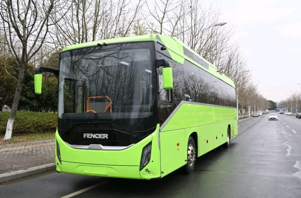 Higer Bus apresenta o novo ônibus urbano premium FENCER F6ev totalmente elétrico 2 ImagemFENCER 1 Higer