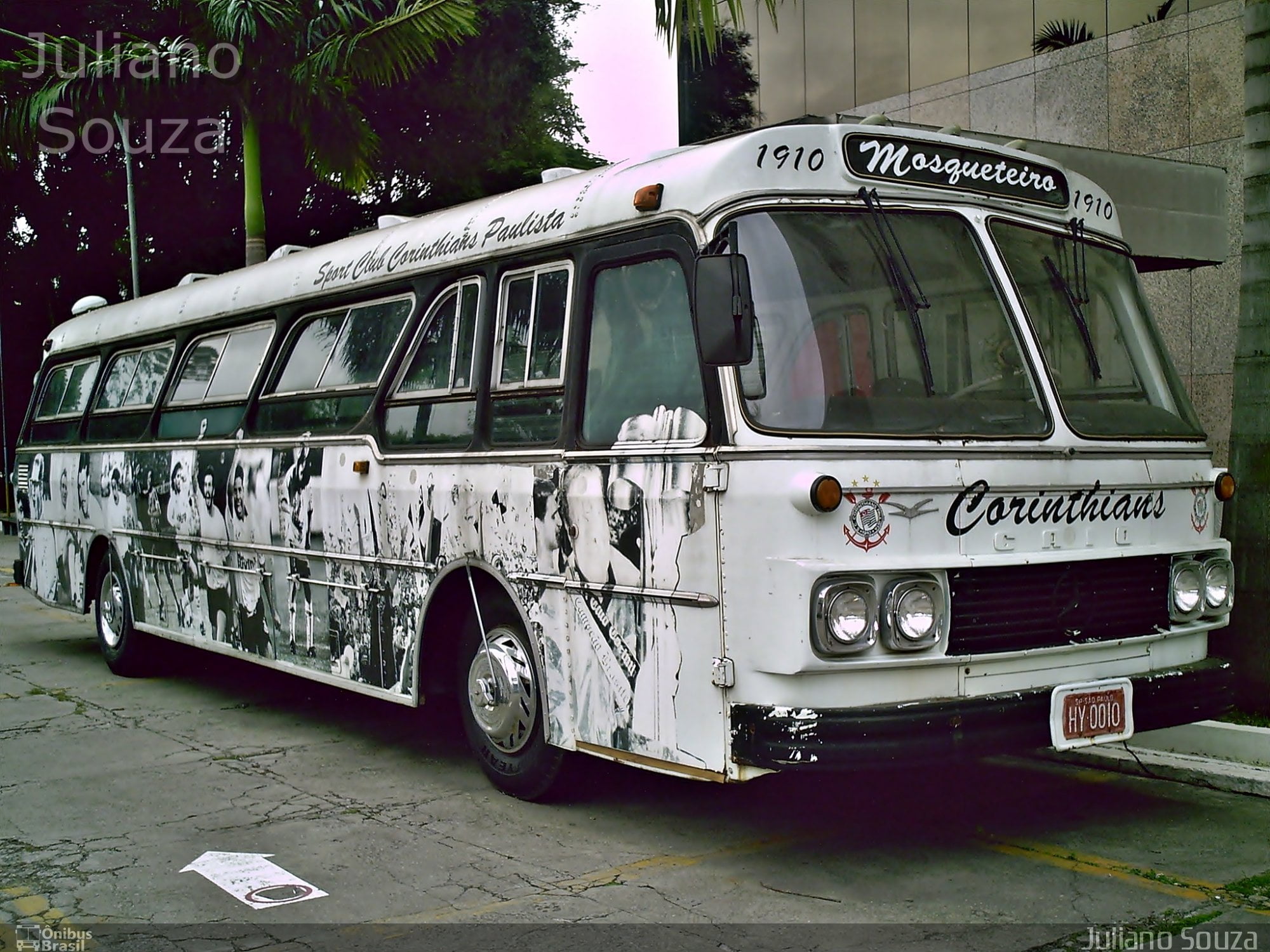 Corinthians e Caio Induscar anunciam reforma do ônibus "Mosqueteiro I"