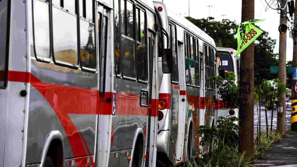 Falta de motoristas afeta a circulação de 60 linhas de ônibus em Campo Grande