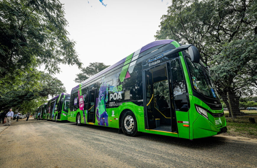 Porto Alegre recebe os quatro primeiros ônibus elétricos em sua frota