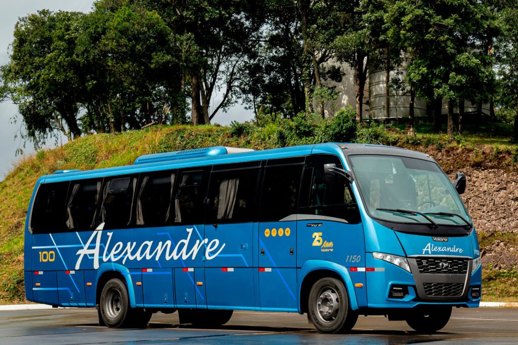 Alexandre Turismo adquire o 100º veículo de sua frota junto à Volare 2 Alexandre Turismo frente release Secco