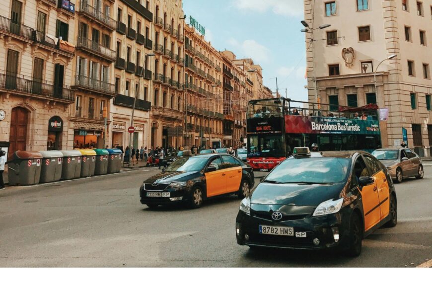 Linha de ônibus usada por turistas em Barcelona é removida da versão espanhola do Google Maps