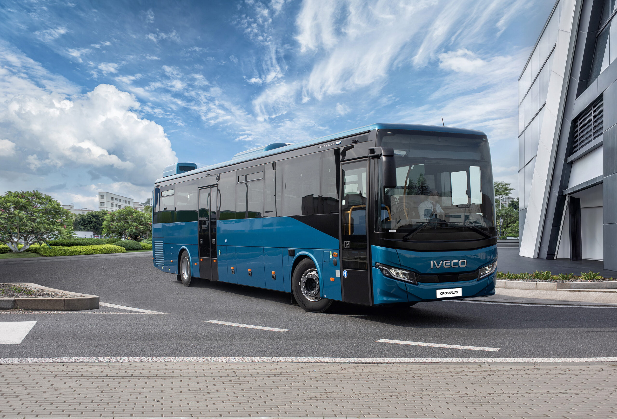 Iveco lança novo ônibus da linha CROSSWAY