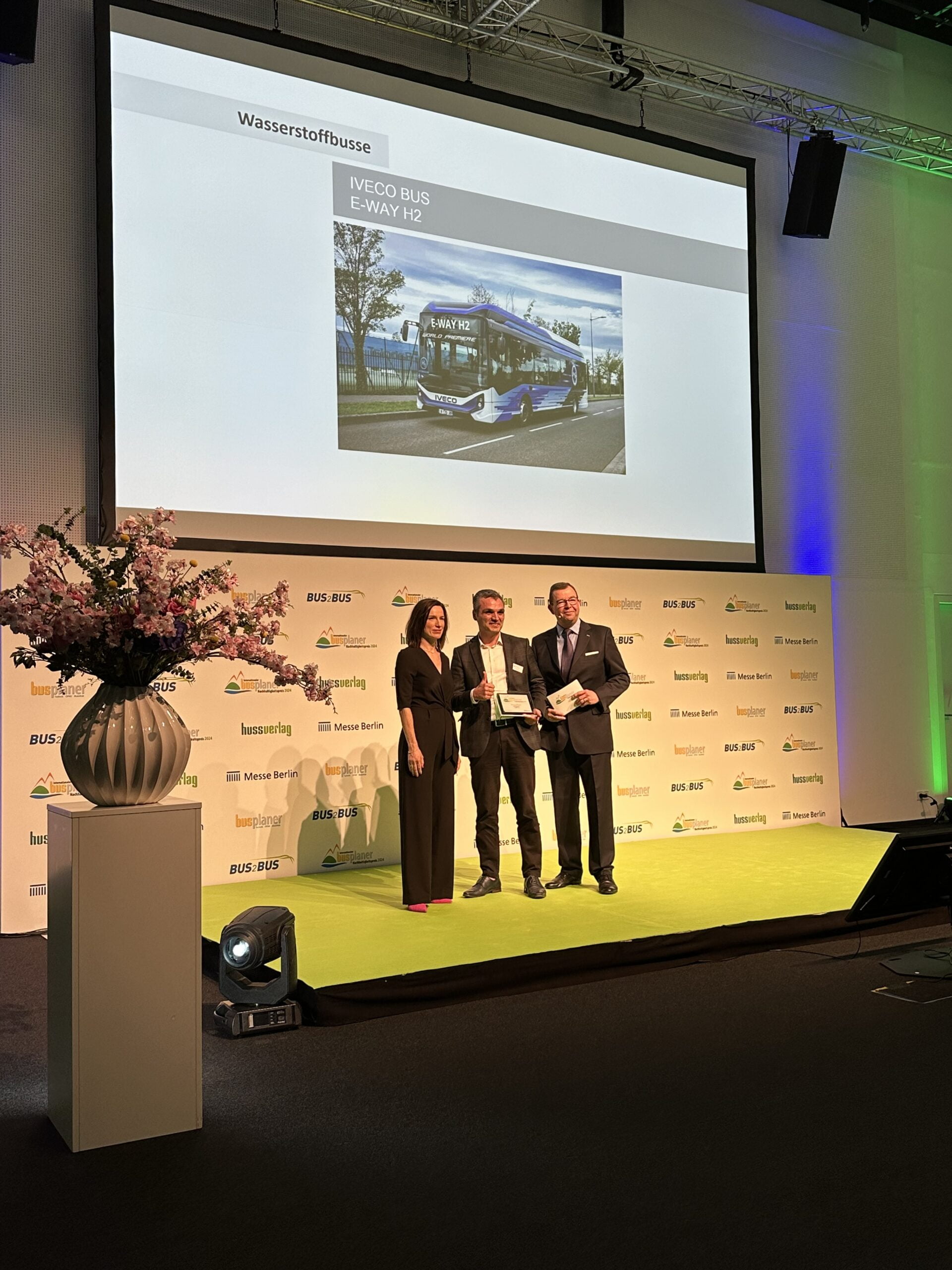 Iveco recebe prêmio internacional de sustentabilidade por ônibus movido a hidrogênio