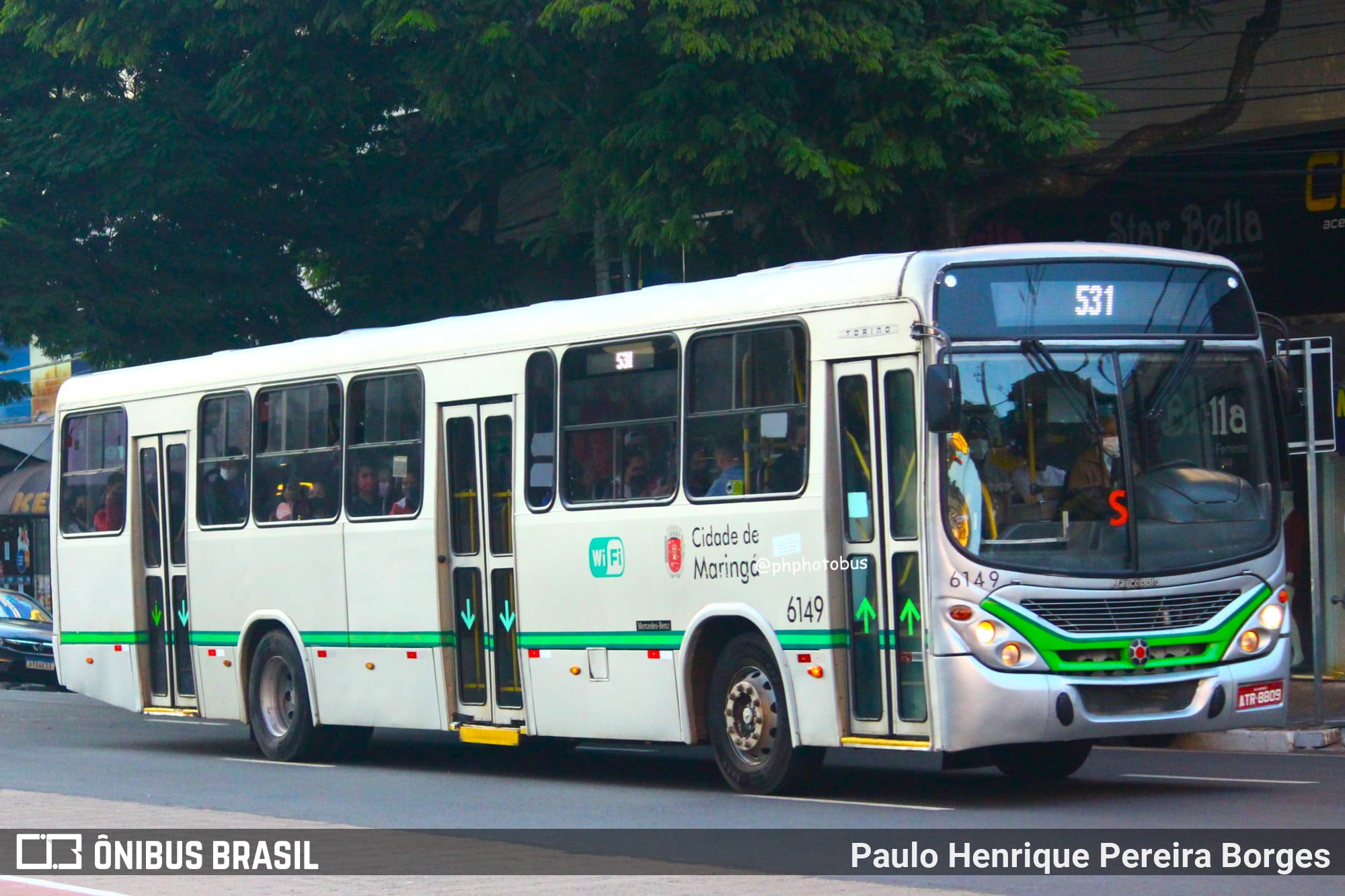 Cidade de Maringá (PR) auxilia pessoas em situação de rua com passagens de ônibus