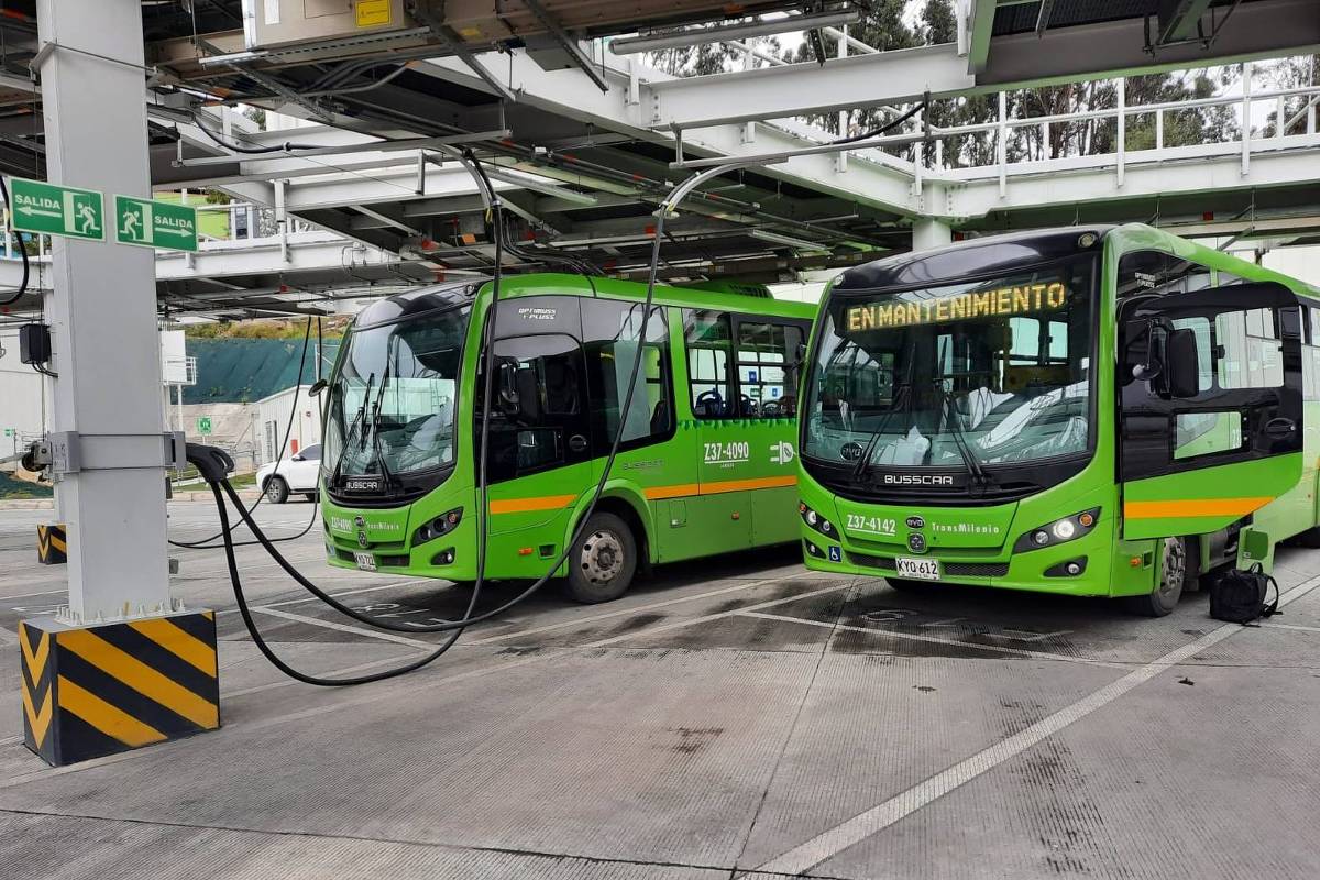 Bogotá lidera expansão de ônibus elétricos na América Latina
