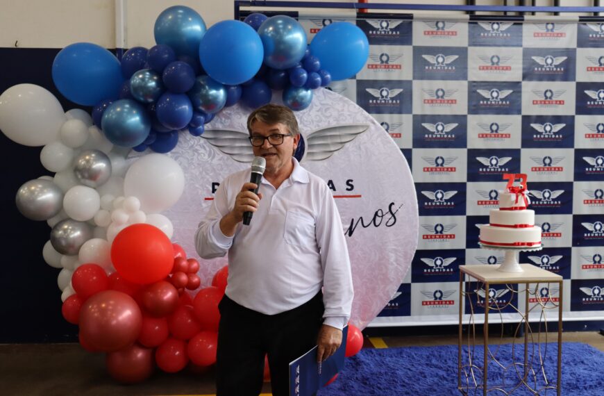 Grupo Reunidas homenageia colaboradores que ajudaram a construir o progresso da empresa ao longo de décadas de dedicação