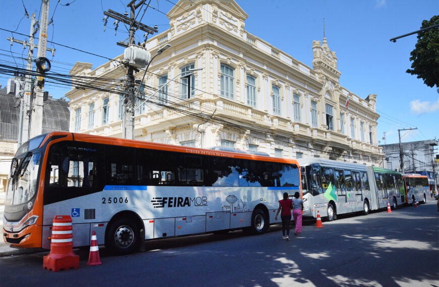 Feira de Santana amplia frota de ônibus com ar condicionado