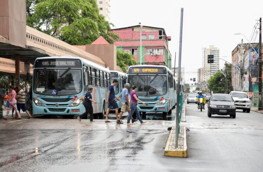 MPCE cobra explicações sobre redução de viagens de ônibus em Fortaleza