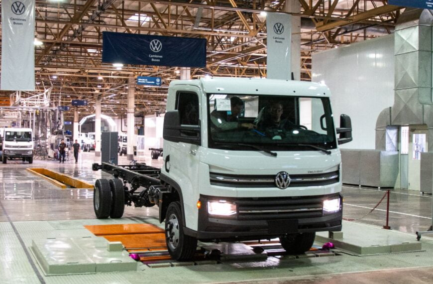 Volkswagen Caminhões e Ônibus inicia produção de veículos na Argentina