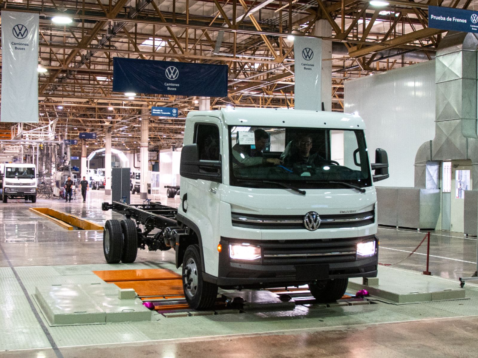 Volkswagen Caminhões e Ônibus inicia produção de veículos na Argentina