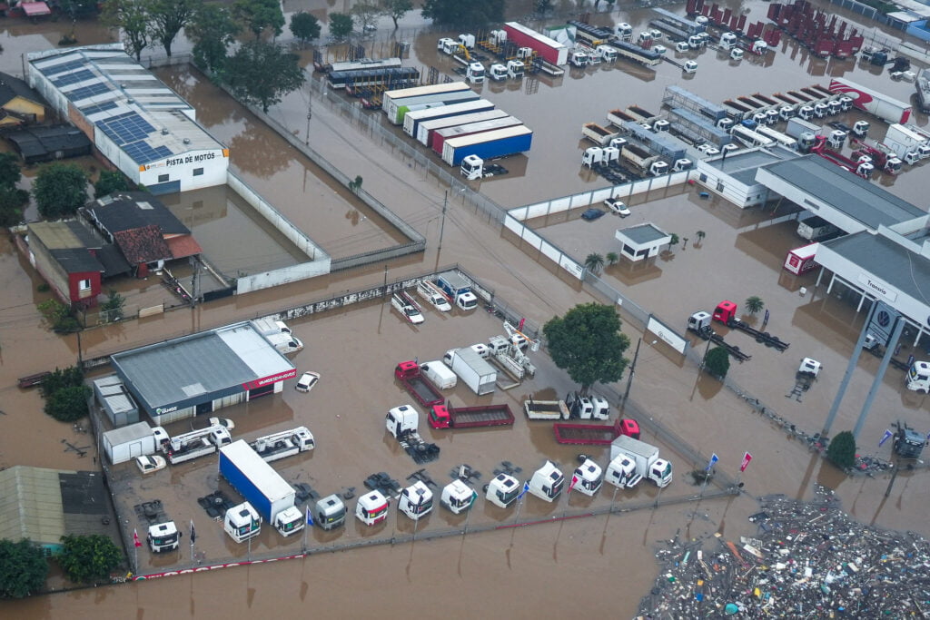 Quase 40% das transportadoras do RS relatam prejuízos superiores a R$ 1 milhão um ano após enchente 7 Empresas de transporte e logística do RS superam desafios para manutenção das operações em meio às enchentes