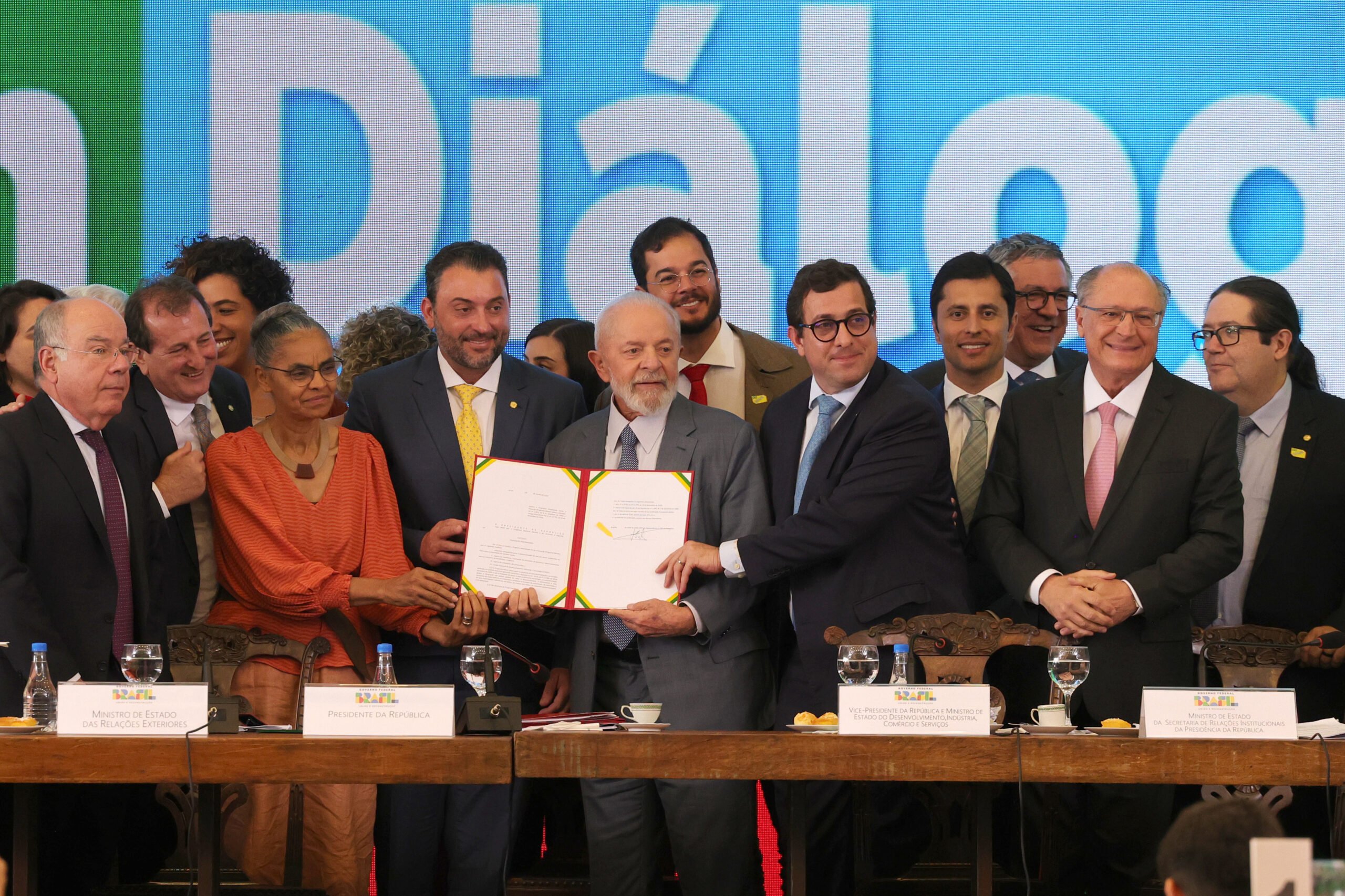 Presidente Lula sanciona lei que cria o Programa Mover