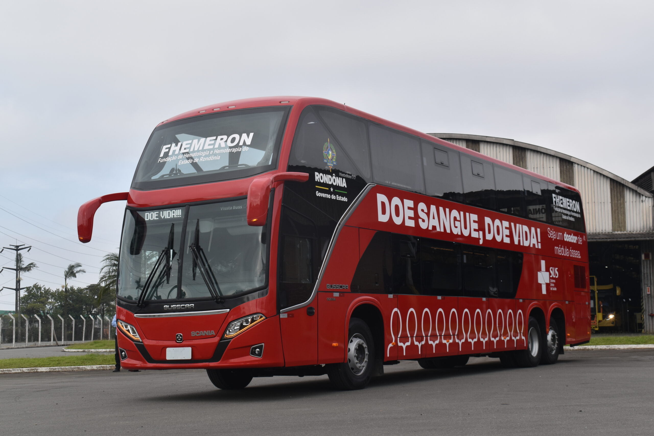Busscar entrega hemocentro móvel para melhorar coleta de sangue em Rondônia