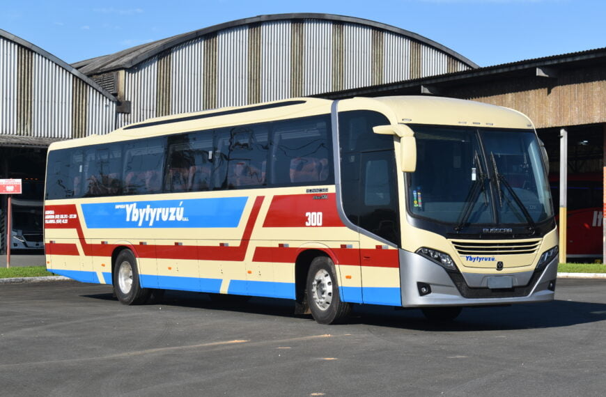 Busscar exporta dois ônibus El Buss 320L para empresa paraguaia