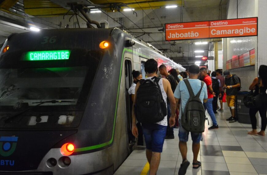 Problema elétrico fecha estações da linha Centro do metrô no Recife