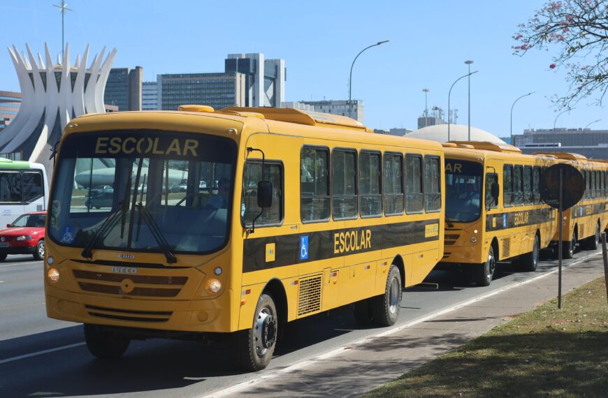 IVECO entrega primeiros 100 ônibus escolares do Novo PAC Seleções