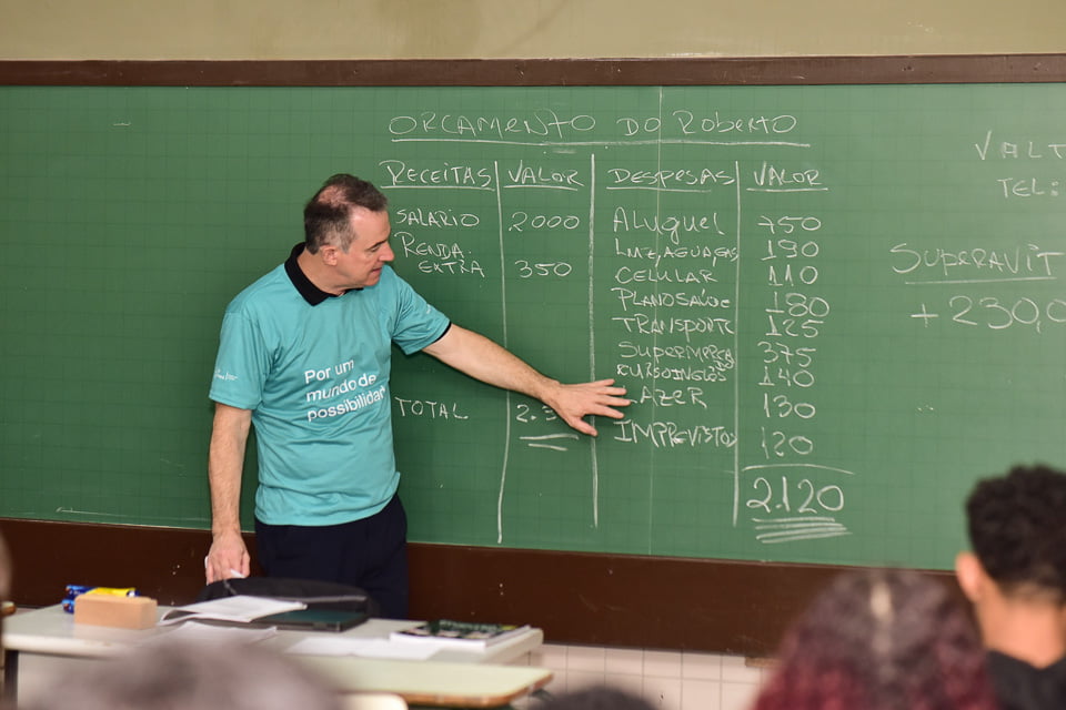 Volvo Financial Services e Junior Achievement levam educação financeira a estudantes de Curitiba 4 RG2 3698 web 2 Volvo