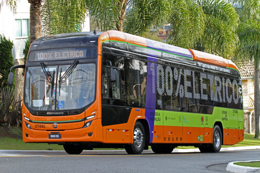Volvo BZL Elétrico inicia operação regular em Curitiba 2 Volvo BZL 33 Volvo